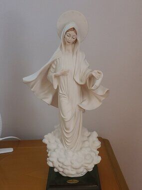 Two FLORENCE+scullure+darte+Original+GIUSEPPE+ARMANI+Figurines